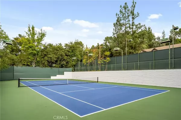 Encino, CA 91316,4550 Encino Avenue