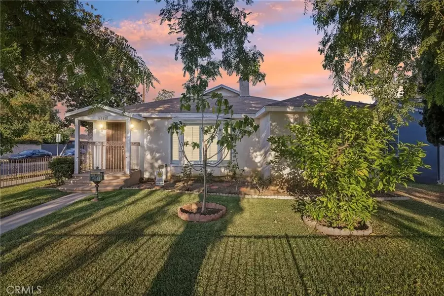 6542 Zelzah Avenue, Reseda, CA 91335