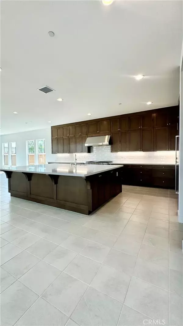 Chatsworth, CA 91311,20568 Edgewood Court