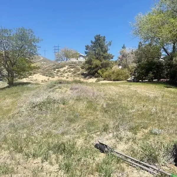 Lake Elizabeth, CA 93532,1 Johnson