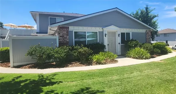 Saugus, CA 91350,20714 Dot Street