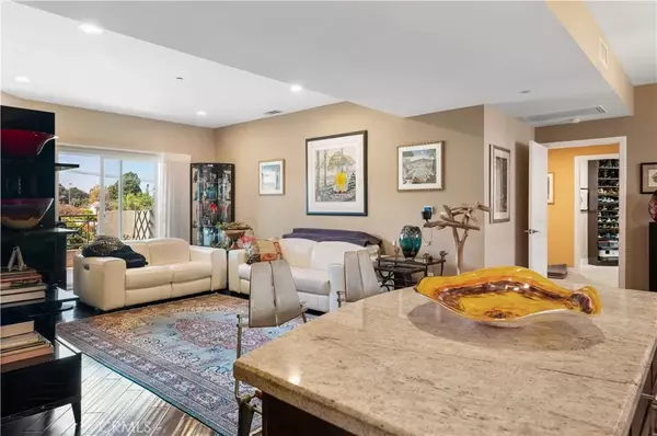 4424 Whitsett Avenue #312, Studio City, CA 91604