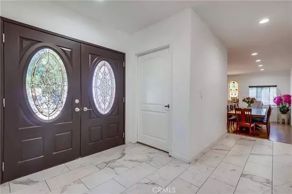 Valley Village, CA 91607,4725 Morella Avenue