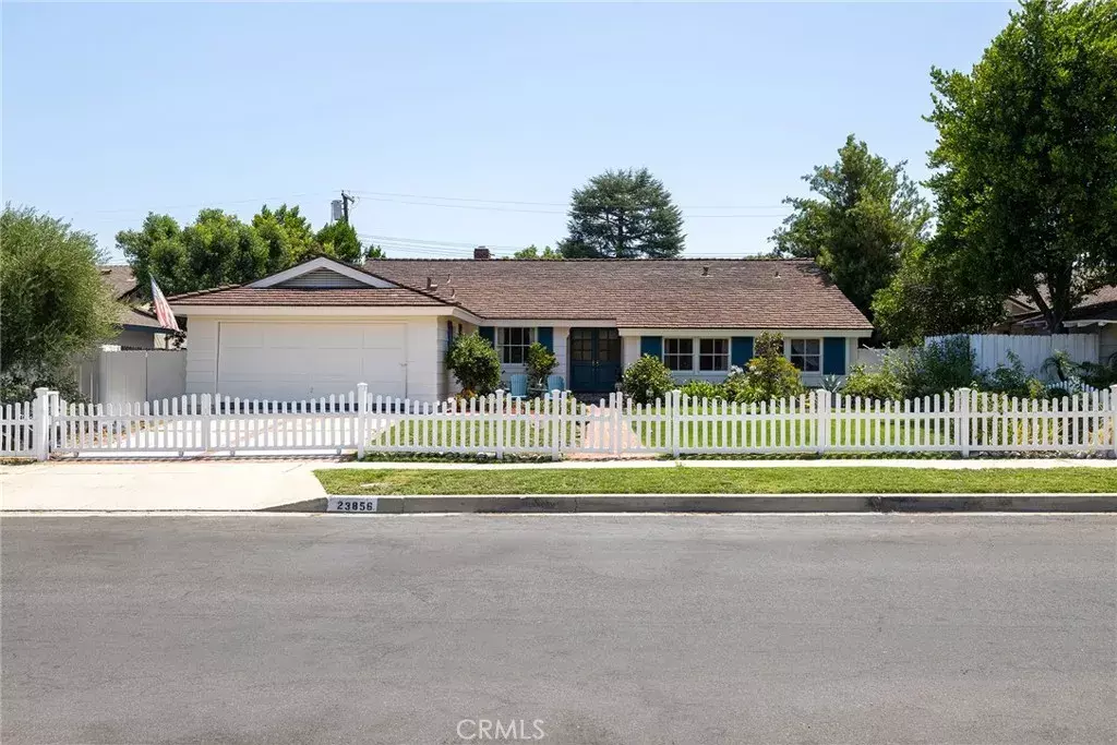 Woodland Hills, CA 91367,23856 Aetna Street