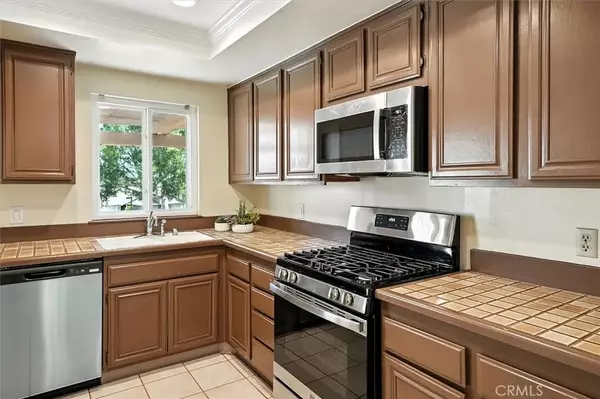 Newhall, CA 91321,26116 Rainbow Glen Drive #35