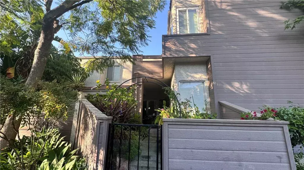 Westlake Village, CA 91362,570 Via Colinas