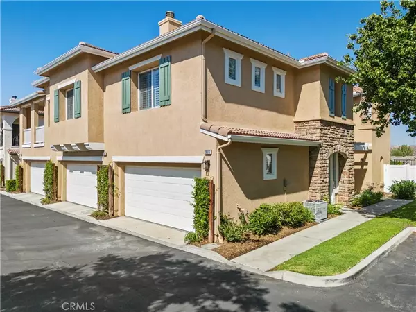 Valencia, CA 91355,28017 Serra Lane