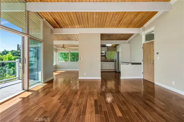 Woodland Hills, CA 91364,5102 Medina Road