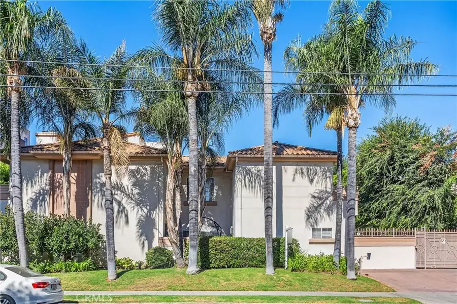 5715 Etiwanda Avenue #4, Tarzana, CA 91356