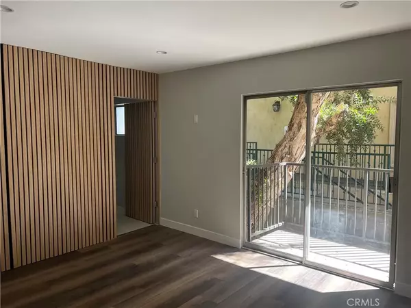 Sherman Oaks, CA 91411,15344 Weddington Street #102