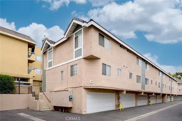 North Hills, CA 91343,8958 Burnet Avenue #C6