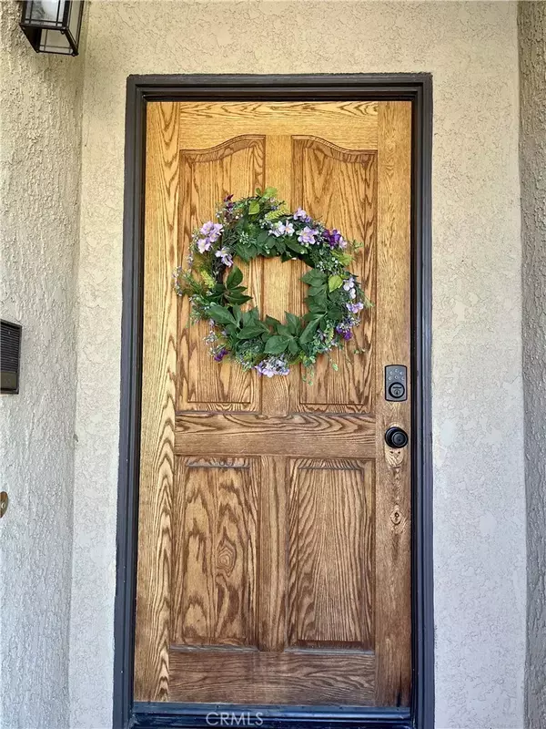 Newhall, CA 91321,24517 Thistle Court