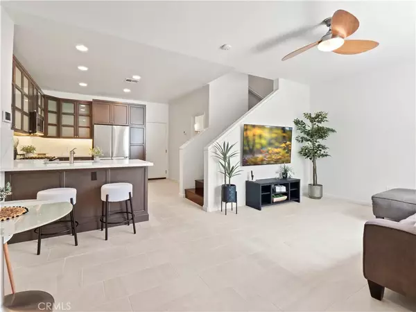 25403 Silver Crest Court, Saugus, CA 91350