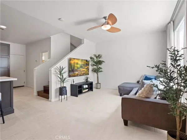 Saugus, CA 91350,25403 Silver Crest Court