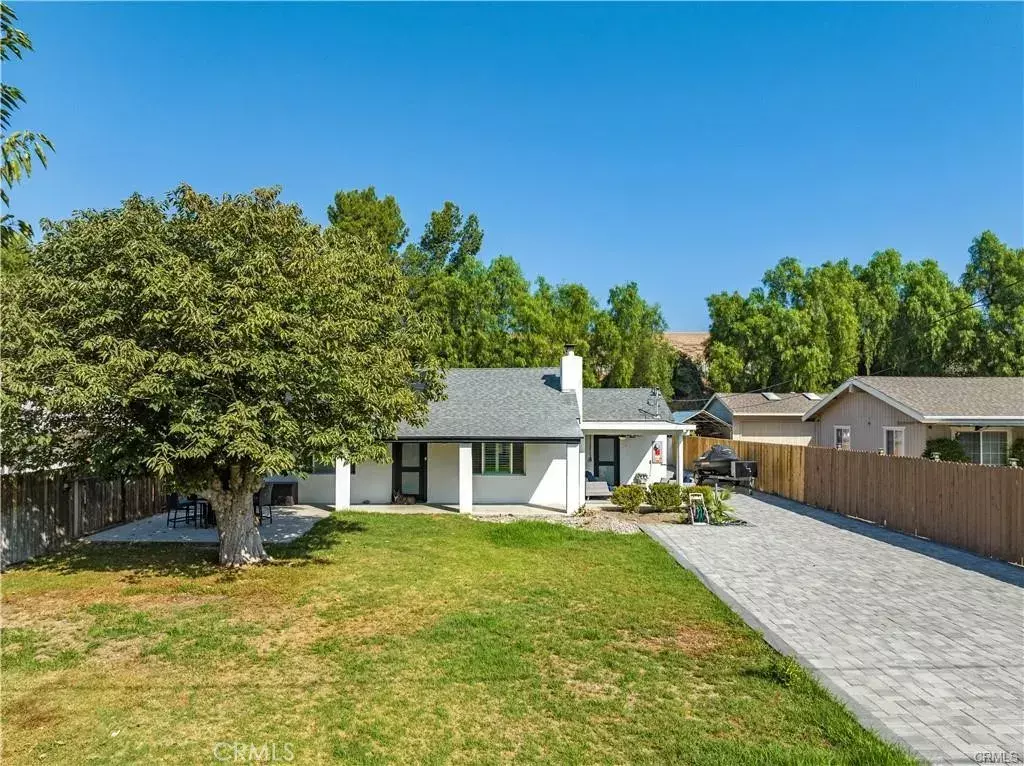 Simi Valley, CA 93063,4321 Apricot Road