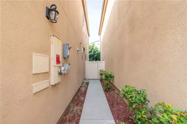 Pacoima, CA 91331,10261 Angel Lane