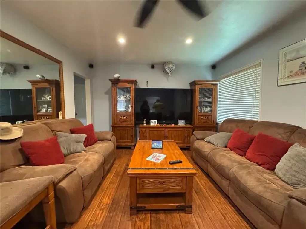 Sherman Oaks, CA 91411,5931 Tobias Avenue