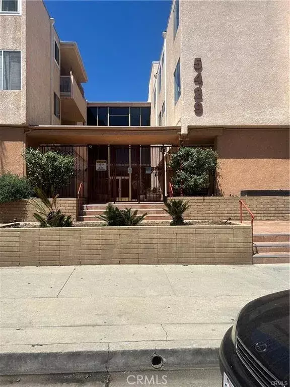 5429 Newcastle Avenue #206, Encino, CA 91316