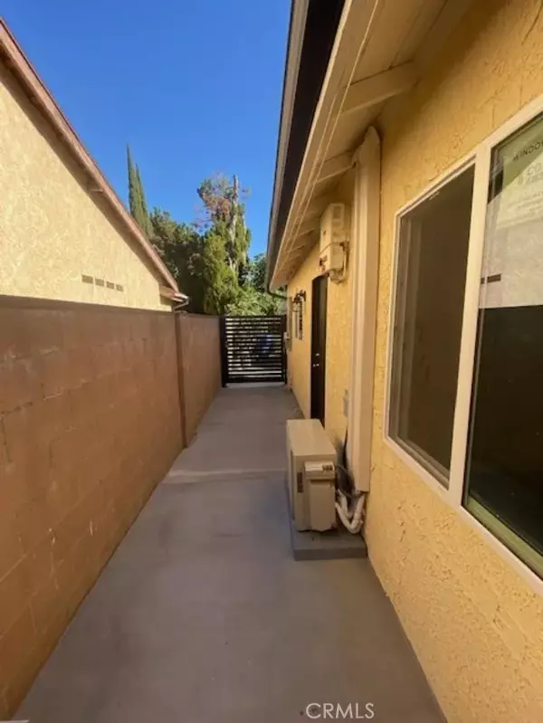 Winnetka, CA 91306,19807 Blythe