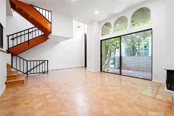 Encino, CA 91316,5335 White Oak Avenue #A
