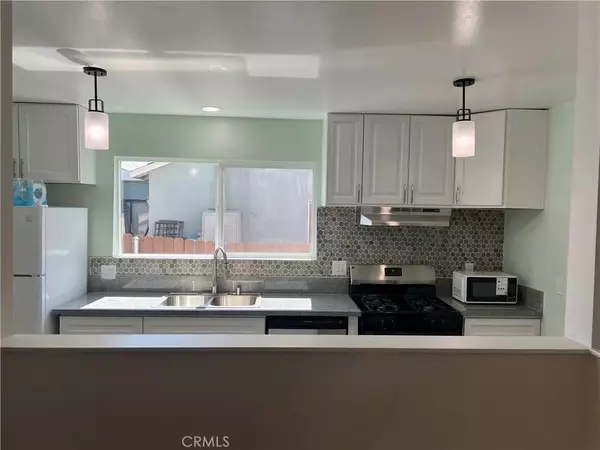 Arleta, CA 91331,9106 Lev Avenue