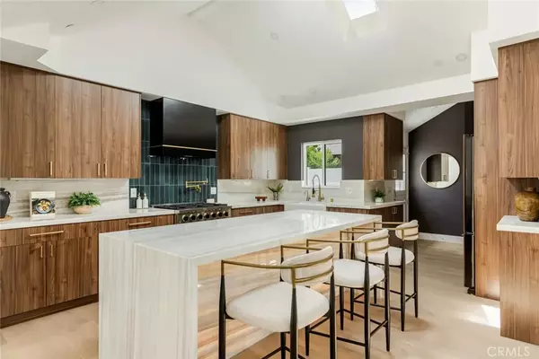 North Hollywood, CA 91601,10350 Mccormick Street