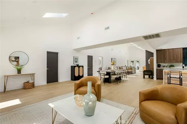 North Hollywood, CA 91601,10350 Mccormick Street