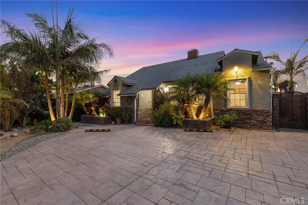 North Hollywood, CA 91606,6339 Riverton Avenue