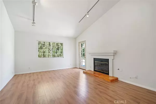 Calabasas, CA 91302,4322 Willow Glen Street