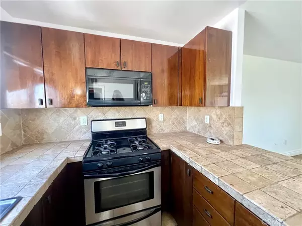North Hollywood, CA 91601,5253 Denny Ave
