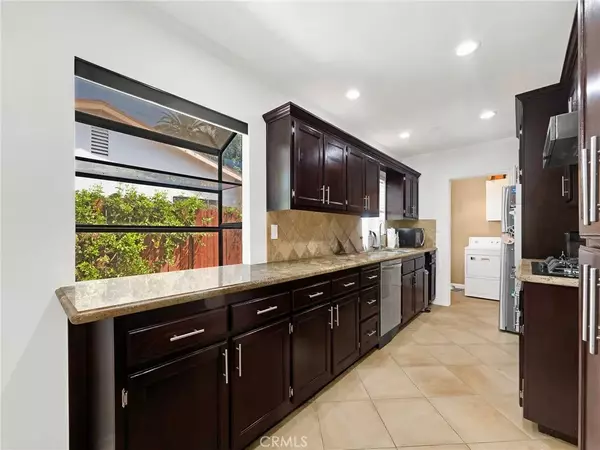 Chatsworth, CA 91311,9527 Oso Avenue