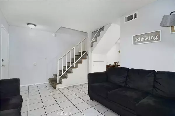 Sylmar, CA 91342,13475 Hubbard Street #31