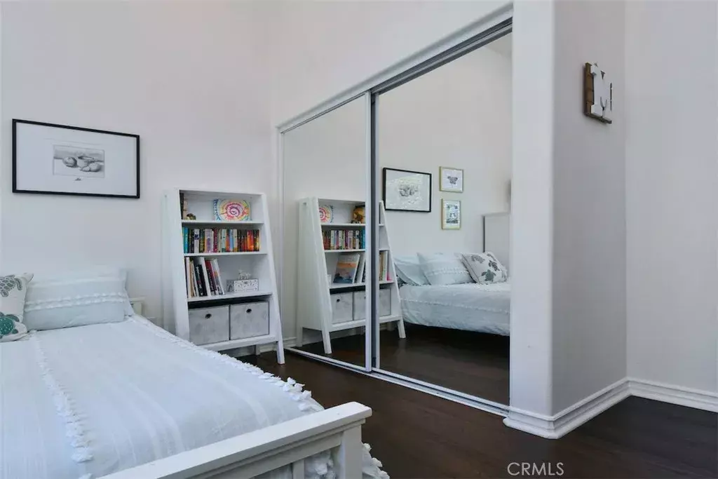 West Hills, CA 91307,7417 Darnoch Way