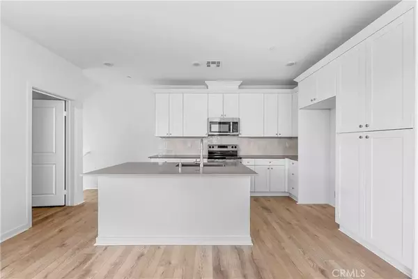 North Hills, CA 91343,9423 N Sepulveda Blvd. #6
