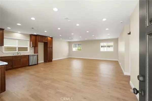 Granada Hills, CA 91344,17121 Kingsbury Street