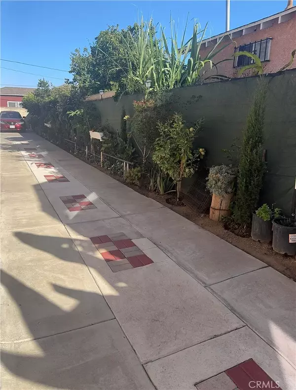 Los Angeles, CA 90044,9300 S Hoover Street