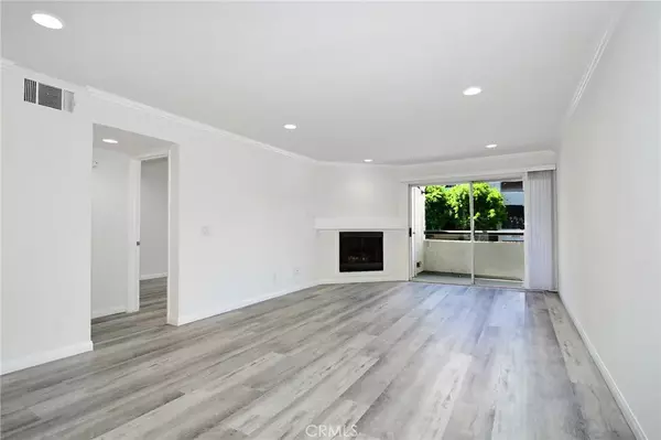 Woodland Hills, CA 91367,5525 Canoga Avenue #129