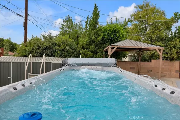 Northridge, CA 91325,10111 Oak Park Avenue