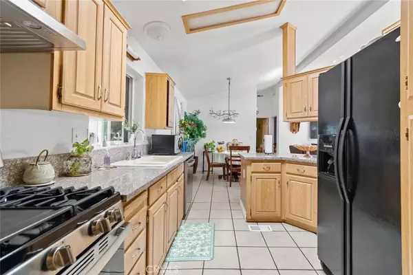 Canyon Country, CA 91351,20401 Soledad Canyon #451