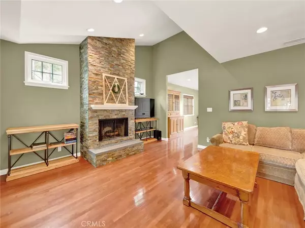 5450 Buffalo Avenue, Sherman Oaks, CA 91401