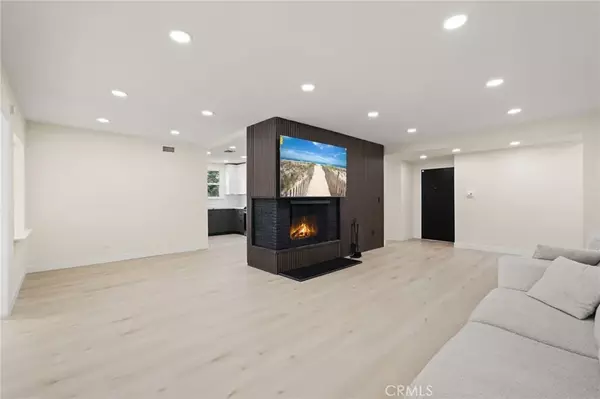 Reseda, CA 91335,6556 Corbin Avenue