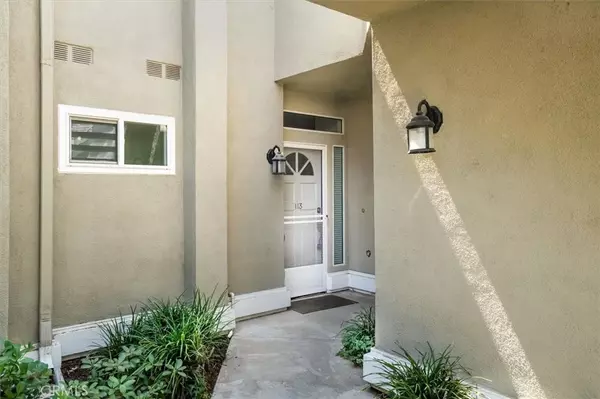 Valencia, CA 91355,23973 Arroyo Park Drive #113