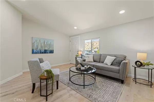 Castaic, CA 91384,29708 Cromwell Avenue