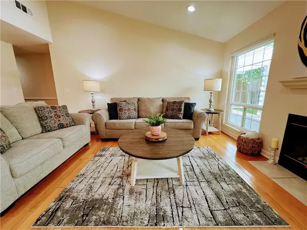 Woodland Hills, CA 91367,5309 Lockhurst Drive