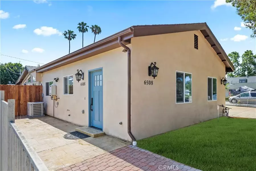 6508 Oakdale Avenue, Woodland Hills, CA 91367