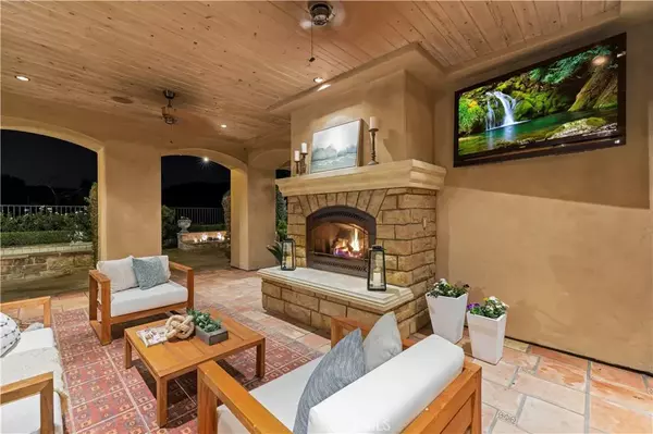 Valencia, CA 91381,25514 Oak Savannah Court