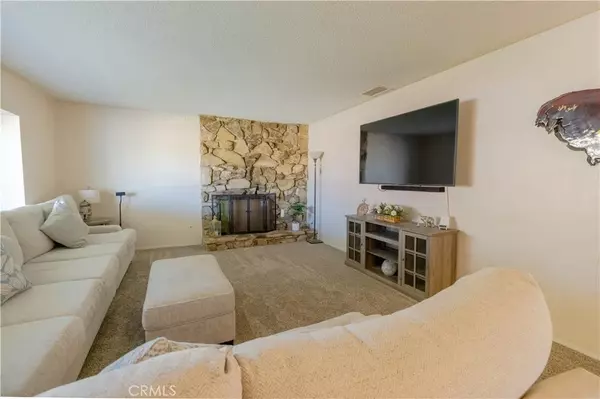 Arleta, CA 91331,13524 Chase Street