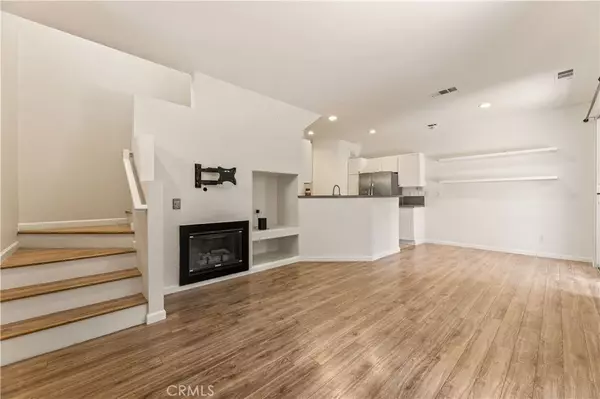 Valencia, CA 91354,26967 Hillsborough Parkway #77