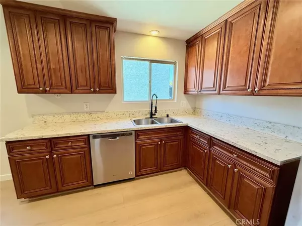 Reseda, CA 91335,19545 Sherman Way #99