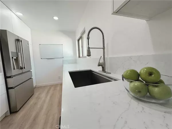 Calabasas, CA 91302,4648 Park Granada #171